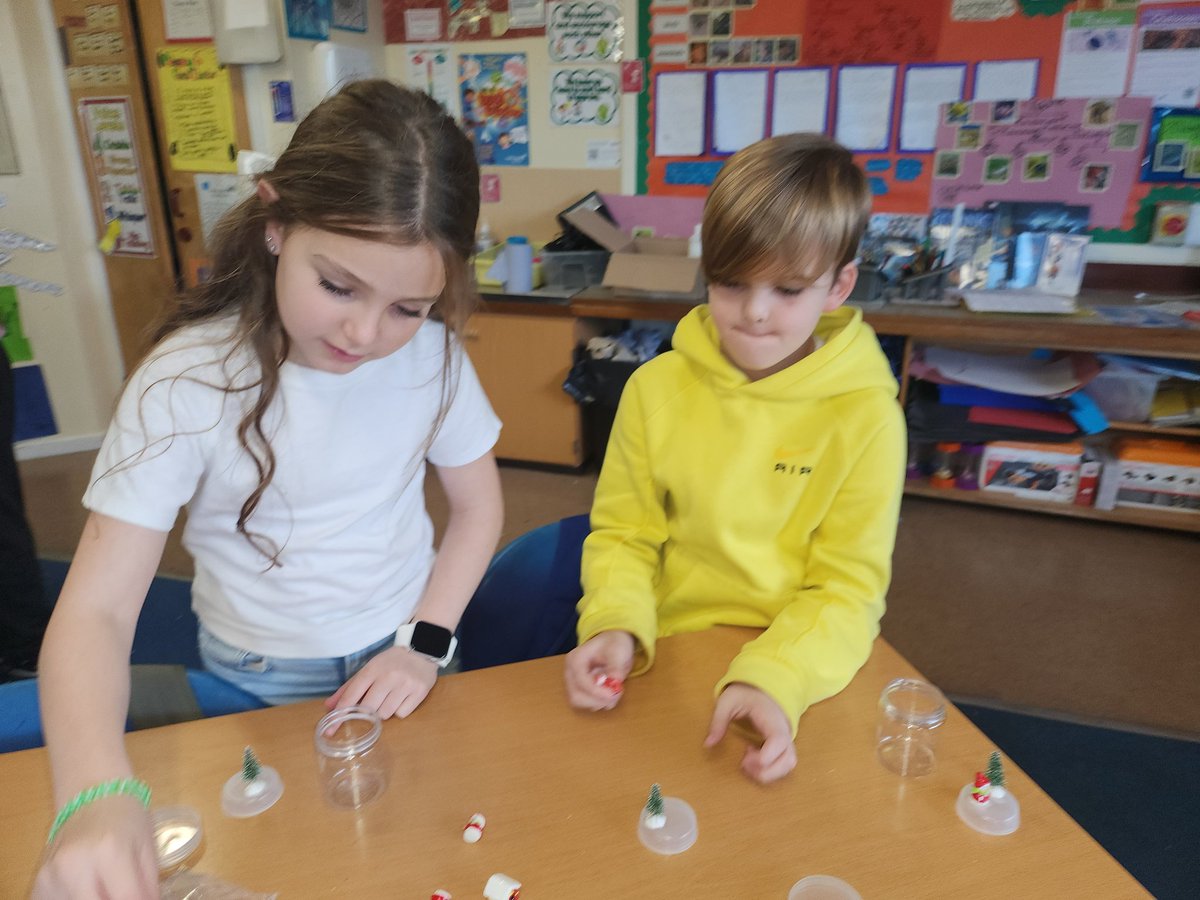 StJosephsp6-24-25 (@stjosephsp45) on Twitter photo We worked cooperatively to create Chrostmas craft from the children #thestjoesstory <a href="/stjosephsps/">St Joseph's RC PS</a> We worked cooperatively to create Chrostmas craft from the children #thestjoesstory <a href="/stjosephsps/">St Joseph's RC PS</a>