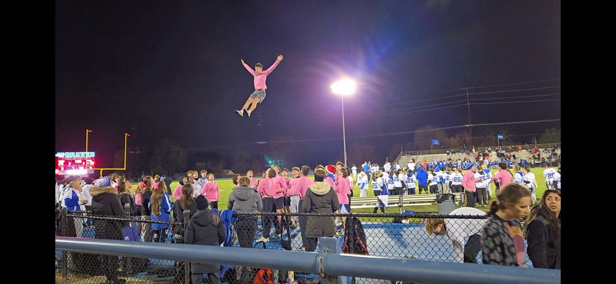 WilliamstownHS's tweet photo. Powder Puff history was made as the seniors rallied in the last seconds to tie the juniors 37-37! What a game! And how about those cheerleaders?!? https://t.co/G8SiCxS8s4