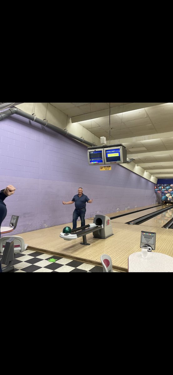 Another successful Windsor bowling championship in partner with <a href="/SyngentaTurfCA/">SyngentaTurfCanada</a> <a href="/Bryce__Allan/">Bryce Allan</a> looks like a new name is being added to the trophy!! And it’s NOT mine!!! Only a few close injury calls!!!
