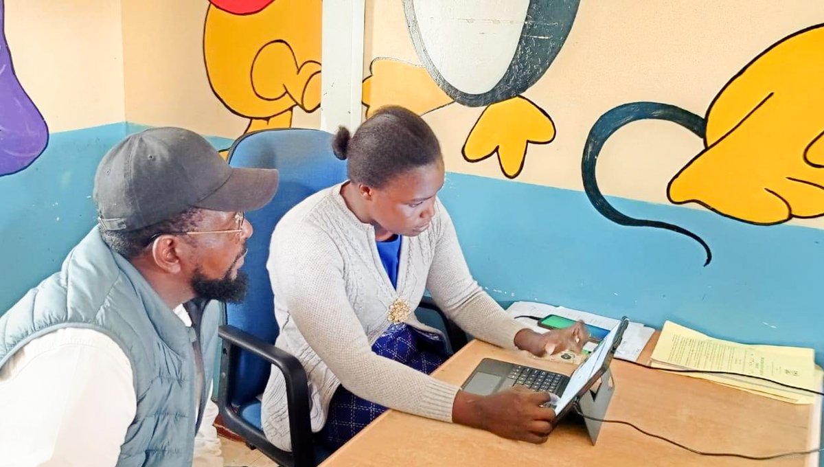 CRAKenya's tweet photo. Our team in #Bomet led by our Vice Chair, Koitamet Olekina, visited after Siongiroi bus stage, Ndanai road block cess collection point and Ndanai Market. They had close interactions with the county's revenue officers. 
 
#OSR #RevenueMapping https://t.co/oFUqTb42tJ