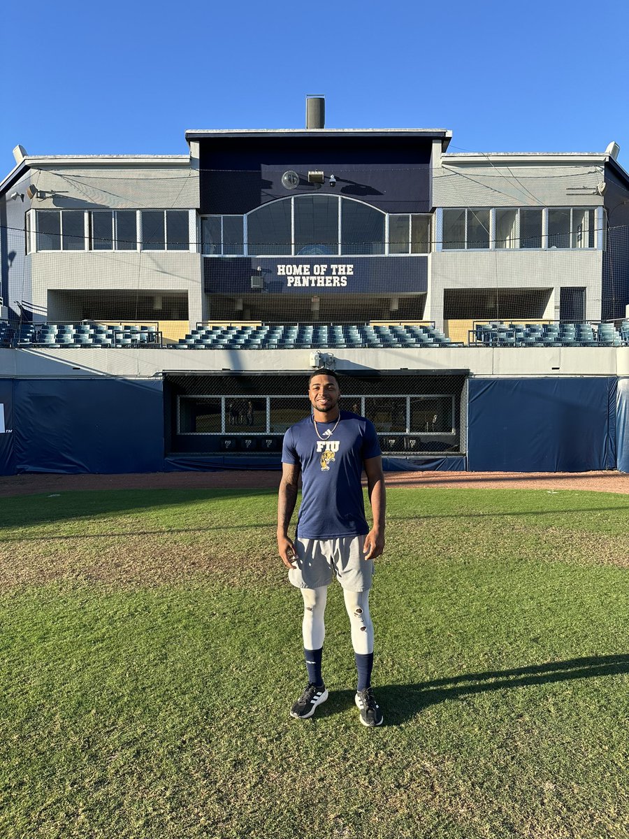 #PawsUp champions are Albert Serrano and Team Puk. Congrats boys!