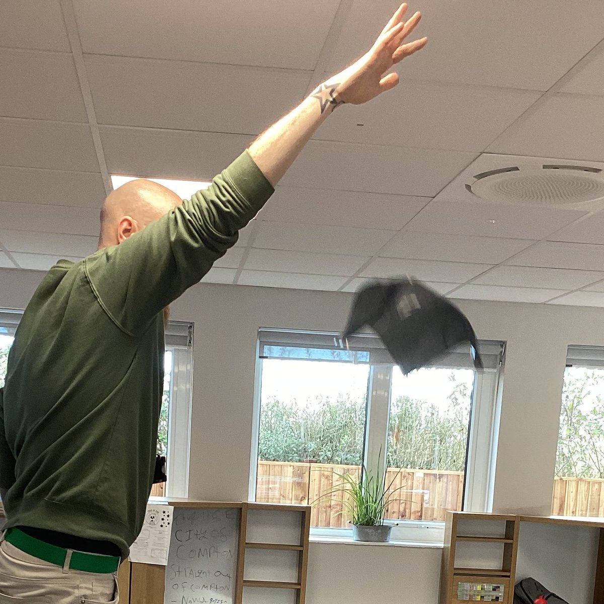 SNAaspireap's tweet image. 🌬️🪂 Lily Class explored how air resistance affects parachutes of various sizes! #ScienceExperiment #ParachuteTest #AirResistance #STEMFun 🧪🔬