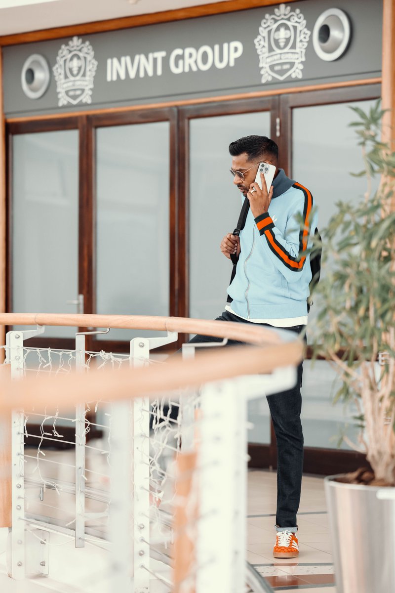 afriindi's tweet photo. Friday office days are music days! #Jumeirah #GG #showyourgg #capetown #iamnotaninfluencer #musicday #whatsyourkey #pureafro https://t.co/8Ccmlj5asx