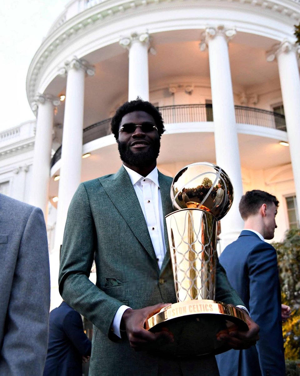 O novo presidente já tomou posse na Casa Branca.