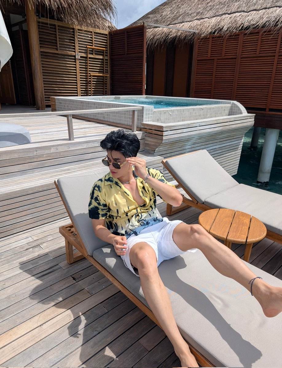Tawan_V's tweet photo. ☀️🌞 https://t.co/aTZLcaD6Wi