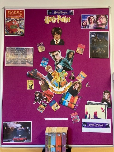 A big thank you to three of my student librarians who created a lovely Harry Potter display at lunchtime.
#HarryPotter