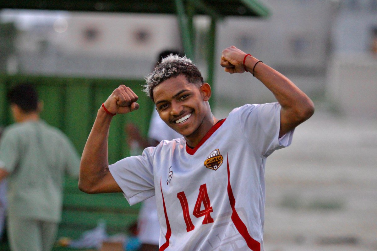 نهايـة المباراة 🔚⚽️

لـ صالح الثقبة 
🟠 الثقبة 2 - 0 الجزيرة 🟢
 
ألف مبروووك لأبطـالنا ومشجعينـا 🧡🖤
#الثقبة_الجزيرة | #دوري_الدرجة_الرابعة