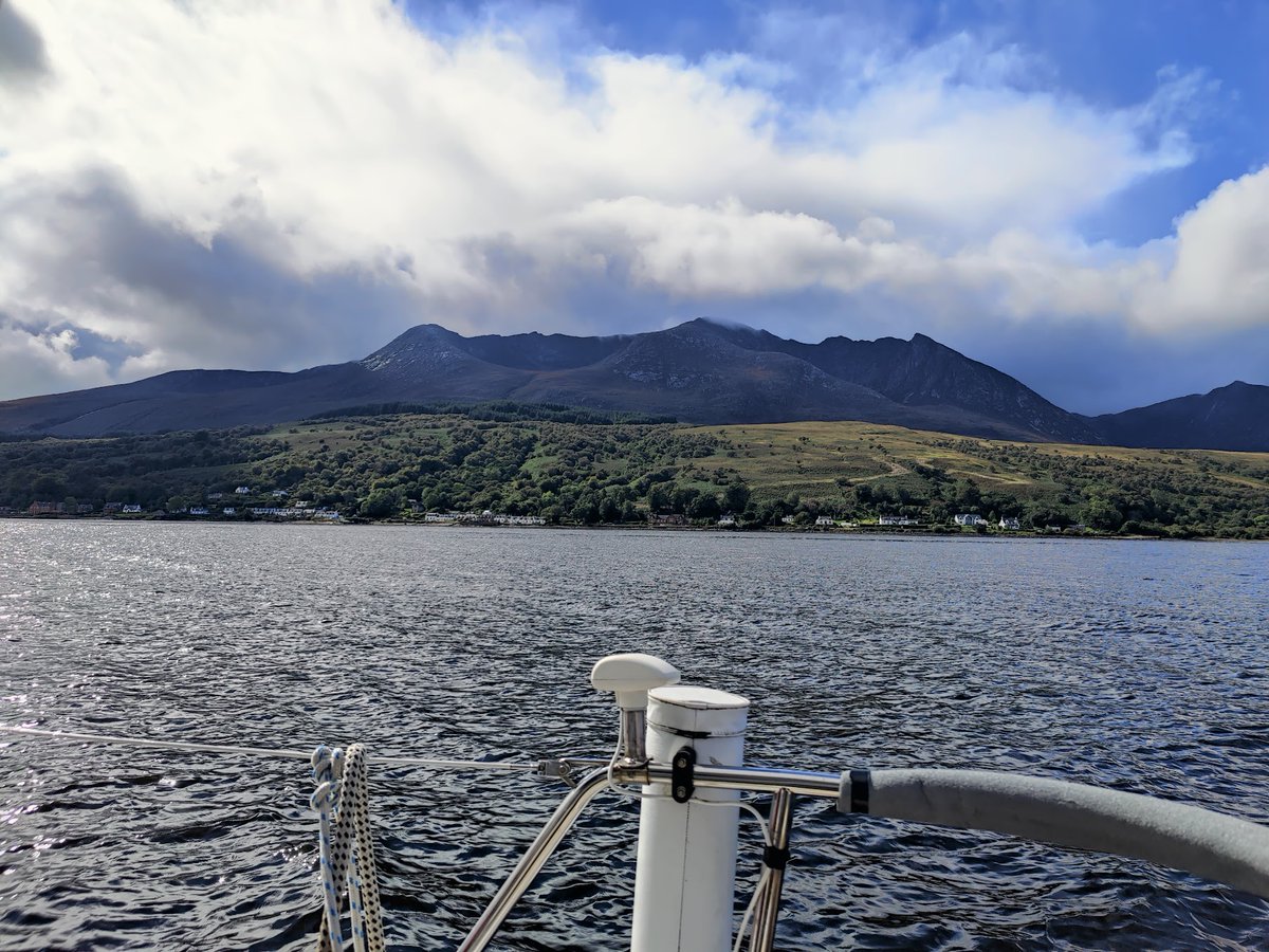 Sareturu's tweet photo. The Isle of Arran up in Scotland has some beautiful sceneries, can't wait to sail up there again with a bit more time on our hands.

Do be careful sailing alongside it with strong winds - those gusts shooting between the mountains are murder!

#sailing #scotland https://t.co/6xkzvZ0xEe