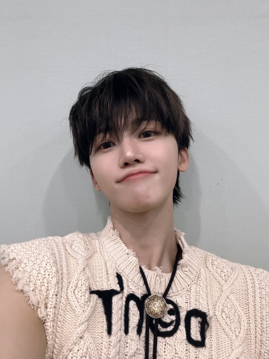 _mytriplej's tweet photo. แจมินส่งเซลฟี่มาล้ะบอก จิงๆมีอีกนิดนึงนะ แต่ว่าค่ายเอาไปแล้ว อิเอสเอมมันเอาไปทำก้าดอะไรอีกล่ะ 😾😾 https://t.co/Rozj3zneoB