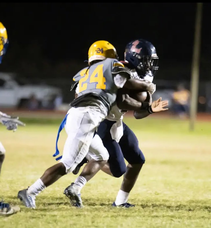 JeremiahT24's tweet photo. Great senior year on behalf of myself and the rest of the football team we put in work all year but we just fell short of what we been working so hard for i love all my teammates and coaches now it’s time for the next level #24💙 @SidFor6 @Coach_Davis15 @ShedrickMckenz2 https://t.co/Ajt4gGn2y2