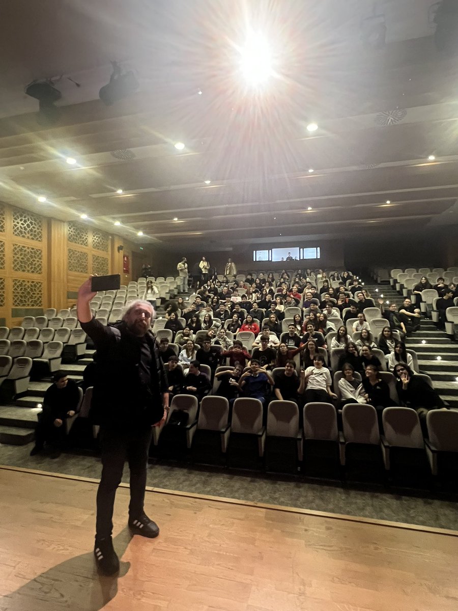 h_senov's tweet photo. BK Eskişehir Kampüsü “Meslek Uzmanları ile Kariyer Söyleşileri”nin bu ayki konuğu Öğretmen/Şair/Yazar Ali Lidar’dı. Öğrencilerle keyifli bir söyleşi gerçekleştiren konuğumuza teşekkür ederiz. https://t.co/USkoJAmZ7U