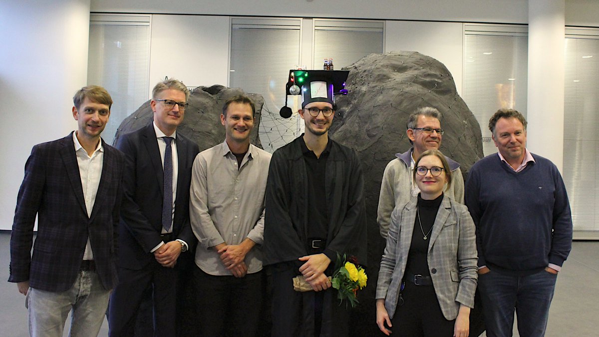 #PhDCongratulations! 🥳Fridolin Spitzer of the #IMPRS “Solar System School” successfully defended his PhD thesis “The onset of planet formation inferred from isotope anomalies in meteorites” today!
<a href="/uniGoettingen/">Uni Göttingen</a>
<a href="/thegoecampus/">Göttingen Campus</a>