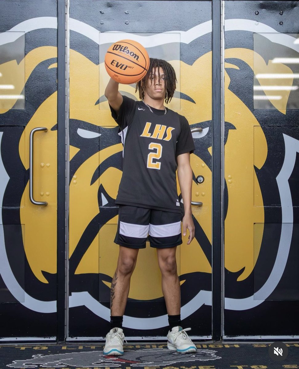 2025 Guard Rayshun Williams is off to a HOT start to begin the season! He is up to 23 PPG on 45% from 3 🎯through 4 games. D2,Juco, and NAIA Schools should take notice. Best Scorer in Dekalb County.
