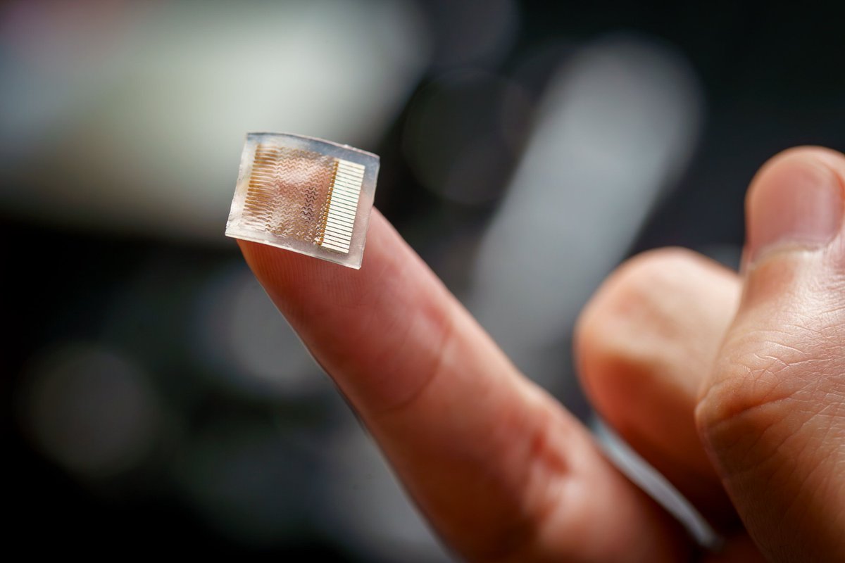 Clinically validated, wearable ultrasound patch enables continuous blood pressure monitoring medicalxpress.com/news/2024-11-c… #wearables #wearabletech #healthcare #HealthTech #futurehealthcare