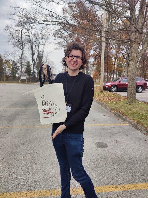 SternLabUM's tweet image. Huge congrats to our own George Roy for winning the Best Talk Award for his presentation on modeling the role of rosettes in development! A great weekend at the Midwest Drosophila Conference!