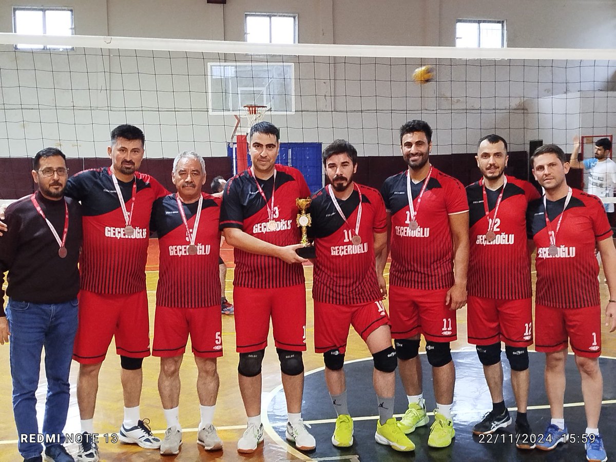 24 Kasım Öğretmenler Günü Etkinlikleri Kapsamında, Mut İlçe Milli Eğitim Müdürlüğü Öğretmenleri tarafından oluşturulan Voleybol takımımız İl 3️⃣. Olmuştur. Öğretmenlerimizi tebrik ederiz. 
<a href="/tcmeb/">Millî Eğitim Bakanlığı</a> 
<a href="/Yusuf__Tekin/">Yusuf Tekin</a> 
<a href="/MersinMEM/">Mersin İl Millî Eğitim Müdürlüğü</a> 
<a href="/fazilet_durmus/">Fazilet Öğretmen 🇹🇷</a> 
<a href="/erddlk33/">Erdal DÖLEK 🇹🇷</a>
