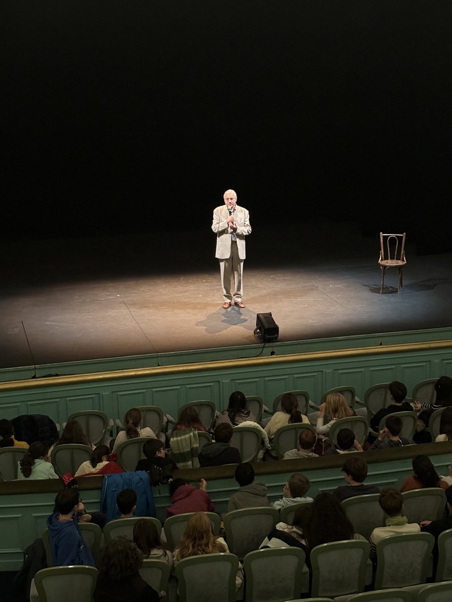 André Salzet répond aux questions des élèves après avoir interprété le Joueur d’échecs ⁦<a href="/LeMontansier/">Théâtre Montansier</a>⁩