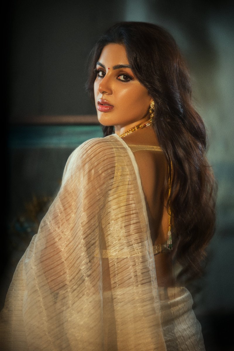 UHDPicsDaily's tweet photo. Samyuktha Menon https://t.co/OGGsAmw10I