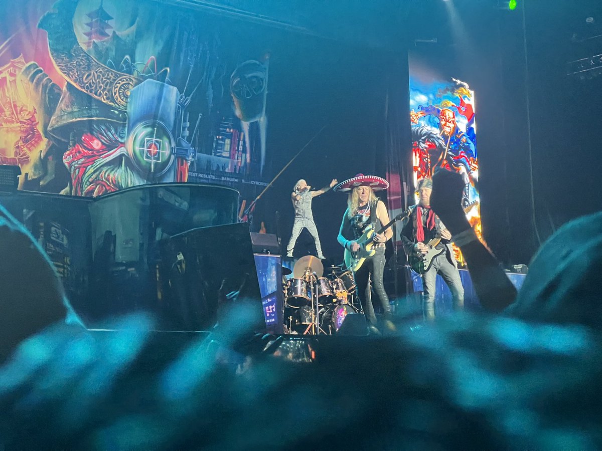 KittieRea's tweet image. #cark #IronMaiden #CDMX 
Estuvo increíble el concierto pasado al
Futuro. 😇