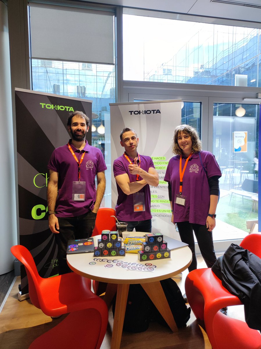 tokiota_IT's tweet image. Speakers de lujo en la @netcoreconf Madrid 2024
@leomicheloni, Alexandre Pérez y Alba Catoira 💚
#ChangeTheCode #DevOps #IA