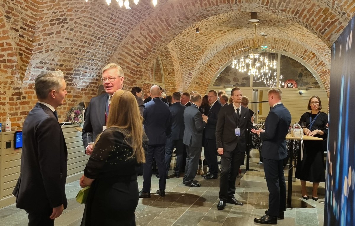 Onnea vielä kansainvälistymispalkinnon johdosta <a href="/unikieinc/">Unikie</a> <a href="/Konecranes/">Konecranes</a> <a href="/ABBSuomi/">ABB Suomi</a> ja #ForestJoensuu! Tästä on hyvä jatkaa kohti uusia menestystarinoita 🌱 Nyt on kuitenkin aika juhlia tähänastisia saavutuksia 🥳 #TPKVP2024 #kansainvälistymispalkinto