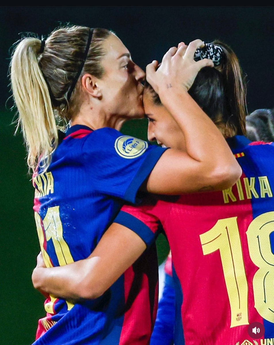 Kika Nazareth aprendiendo catalán nada más llegar al FCB, y ya dando entrevistas en esta llengua.

Han pasado menos de cuatro meses desde su llegada.

Qué fácil es respetar la lengua y cultura del entorno en el que desarrollas tu carrera profesional, ¿a qué sí?

Grande Kikinha 🫶