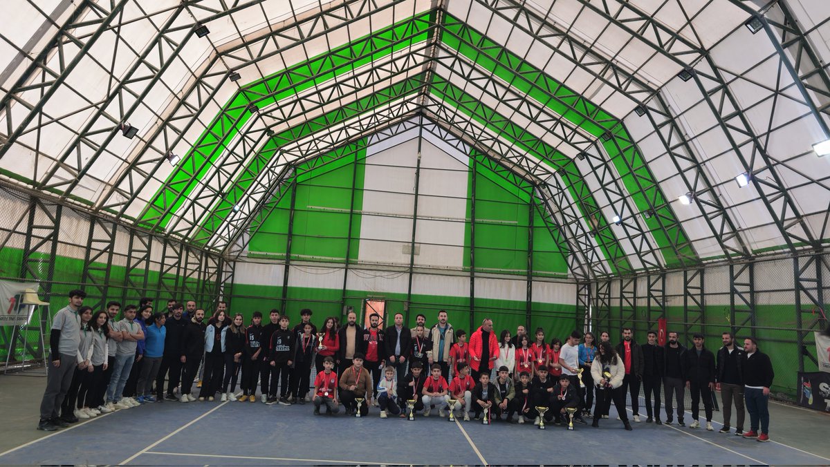 HakkariTtf's tweet photo. 2024-2025 Eğitim Öğretim Yılı Okul Sporları 'Gençler ve Yıldızlar' Kategorisinde Yapılan Tenis Turnuvamız Sona erdi. Dereceye Giren Okullarımızı Tebrik Eder, İlimizi Temsil Edecek Takımlara Başarılar Dileriz.
@30Emin_YILDIRIM @sabridemir30 @metin_gldal @GSB_Hakkari @BesiMujdat https://t.co/bcYbm7ifj2