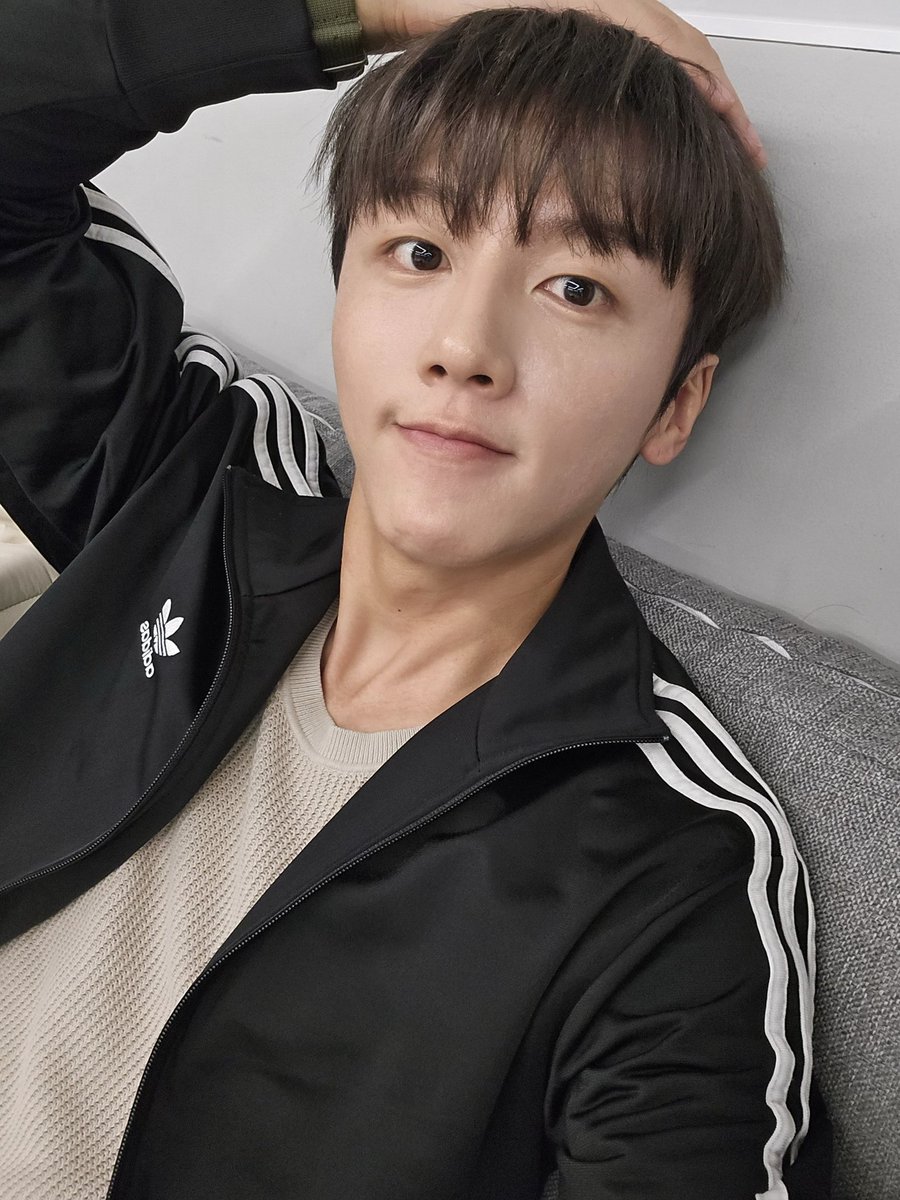 Dltjdud6's tweet photo. 🍀행운에서내행복이된영빈아🐰
#행운토끼_영빈아_생일축하해
#영빈이라는_판타지의_행운
#LUCKYOUNGBINDAY
#11월의행운_영빈_생일축하해
#HBD_YOUNGBIN
생일너무축하하고내일잼께놀장

@SF9official https://t.co/uh8JCnxQEy