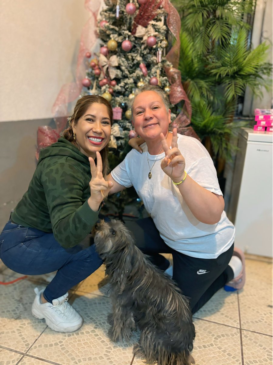 Isabel_Onti_'s tweet photo. Qué gusto saludar a mis amigas y coordinadoras, gracias por sus muestras de cariño y por siempre abrirme las puertas de su casa 🙌🏻💖 https://t.co/lUjcQf3Coe
