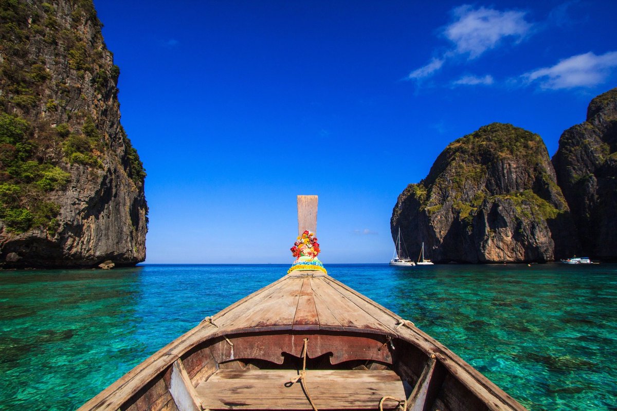 Nakon više odgađanja, Tajland će sredinom 2025. uvesti turističku taksu od 300 bahta. Ova taksa će se naplaćivati putnicima koji dolaze avionom. Za putnike koji dolaze kopnenim ili pomorskim putem, taksa će iznositi 150 bahta.
tragento.com/tajland-uvodi-…