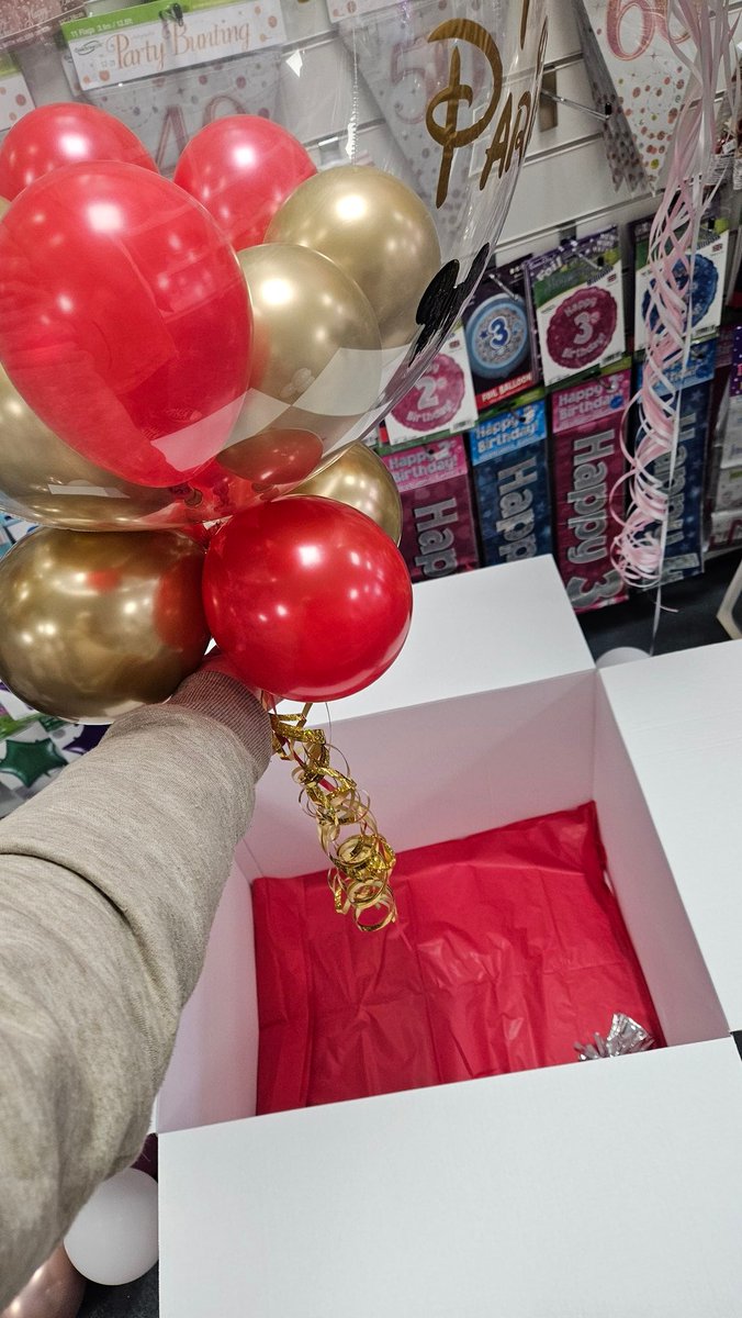 partysolutionsb's tweet photo. 🎈 BALLOON IN A BOX! 🎈 

THESE ARE COMING IN THICK AND FAST FOR CHRISTMAS

CAN BE PERSONALISED TO ANY COLOUR &amp; TEXT

£10 NON-REFUNDABLE DEPOSIT
MUST BE PAID IN FULL ATLEAST A WEEK BEFORE COLLECTION DATE 

COLLECTIONS TAKE PLACE ON THE 23RD DECEMBER FROM 9AM closed XMAS EVE ❤️ https://t.co/kIgO71bK6c