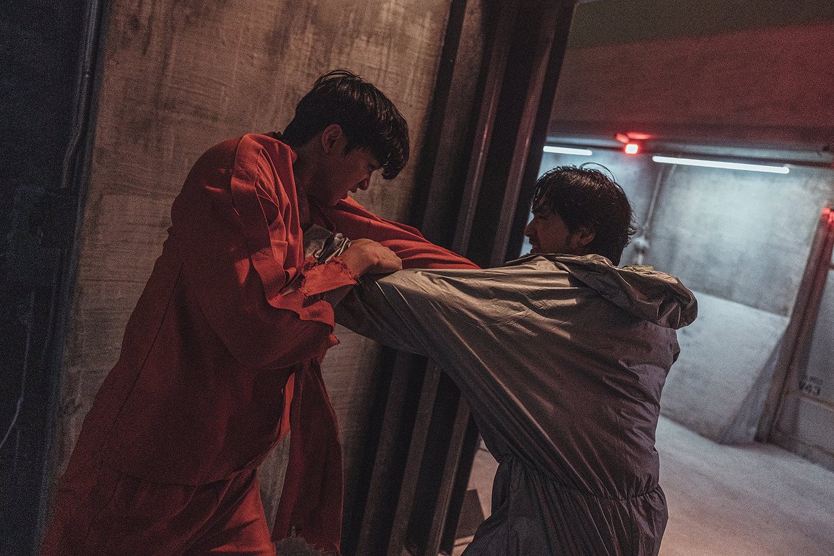 now_love_'s tweet image. 스홈 제작부에서 알려주는 부산X스위트홈2,3

¹물만골 벙커,부산환경공단 수영사업소X밤섬 특수재난기지
² 구)스노우캐슬(대연동) 도로X현수,상욱 카 액션씬
³기장읍 더셰프월드센트럴원 건물X이경이 깨어났던 병원,괴물이 된 이경 추적하는 현수 와이어 액션 씬
naver.me/FK5A0MCB