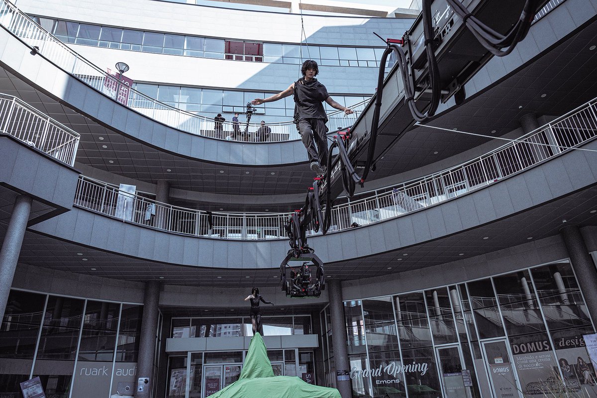 now_love_'s tweet image. 스홈 제작부에서 알려주는 부산X스위트홈2,3

¹물만골 벙커,부산환경공단 수영사업소X밤섬 특수재난기지
² 구)스노우캐슬(대연동) 도로X현수,상욱 카 액션씬
³기장읍 더셰프월드센트럴원 건물X이경이 깨어났던 병원,괴물이 된 이경 추적하는 현수 와이어 액션 씬
naver.me/FK5A0MCB