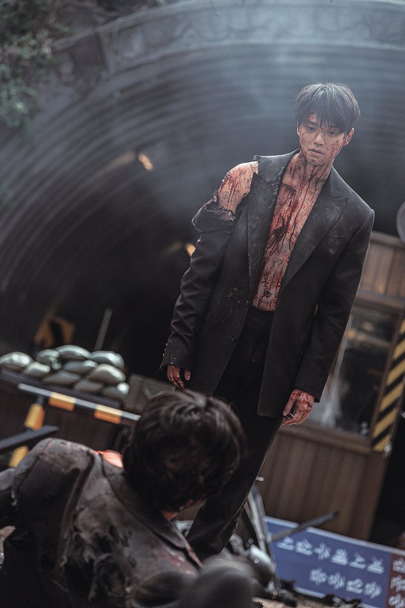 RoeFsc's tweet image. この３枚は初めて見たカット🐶🪽

#스위트홈2 #SweetHome2 #SweetHomeS2 #SweetHome俺と世界の絶望シーズン2 #스위트홈3 #SweetHome3 #SweetHomeS3 #SweetHome俺と世界の絶望シーズン3 #차현수 #Chahyunsoo #ソンガン #ソン・ガン #SongKang #송강 #宋江 #ซงคัง #Kangie