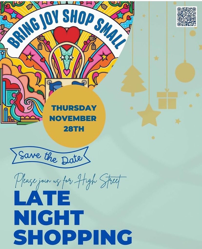 Enjoy a winter evening shopping with many of our high street shops and eateries staying open late to celebrate #shopsmall 
Pick up a beautiful trail map in shops or check visittetbury.co.uk
SHOP SMALL SHOP TETBURY