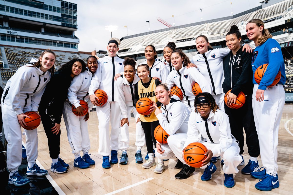 DePaul Women's Basketball (@depaulwbbhoops) on Twitter photo <a href="/IowaWBB/">Iowa Women's Basketball</a> Our program so enjoyed spending a few moments with Krysty last fall.
Sending love and strength to Krystyโs family and the Iowa community ๐๐ <a href="/IowaWBB/">Iowa Women's Basketball</a> Our program so enjoyed spending a few moments with Krysty last fall.
Sending love and strength to Krystyโs family and the Iowa community ๐๐