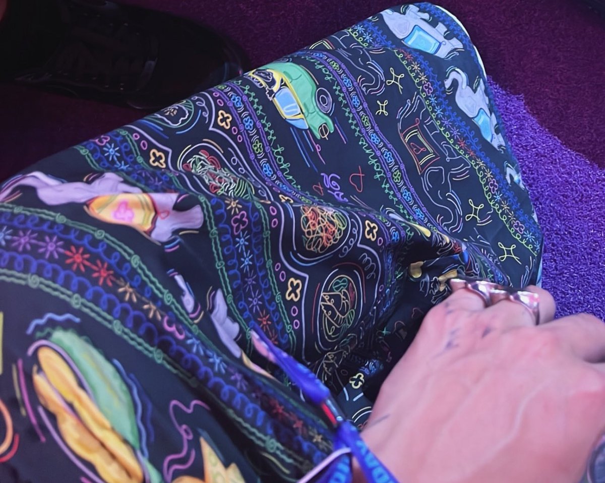 ใส่กางเกงช้างด้วย ขอดู ootd วันนี้หน่อยค้าบ <a href="/bbrightvc/">bright</a>  😆

#bbrightvc