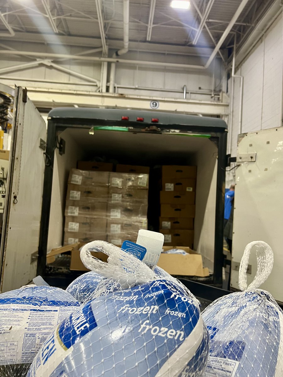 Paslin6's tweet image. Turkey Distribution Day is always a great way to kick off the Holiday season. Paslin treats all employees to a turkey for Thanksgiving as a small gesture of appreciation it takes to put together these innovative systems Paslin provides. #CustomAutomation #Thanksgivin