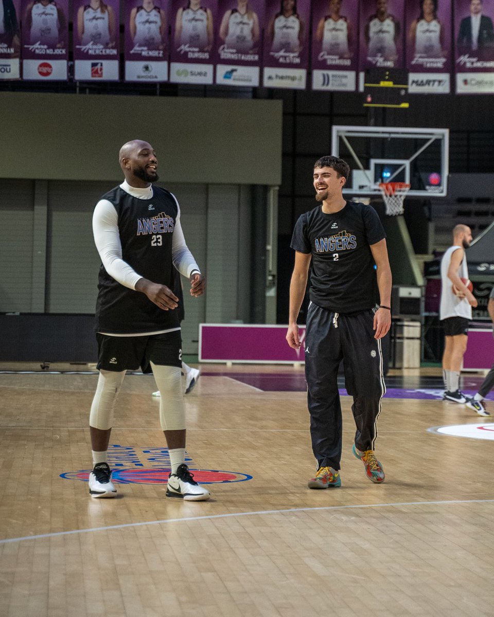 ✌️ Bonne semaine à tous !

Retour du championnat ce vendredi, avec un déplacement à Fougères ! 🔛

#GagnonsEnsemble ⭐️