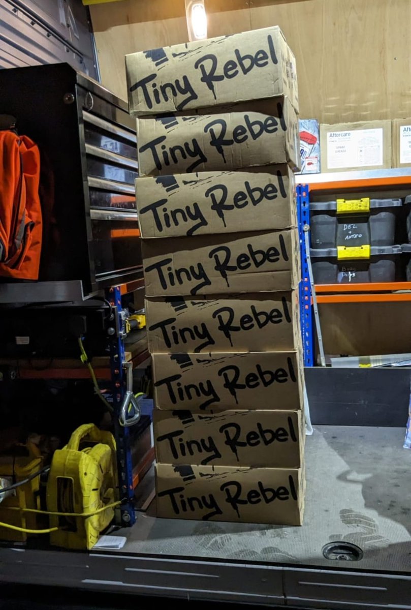 Sulleh's tweet photo. @tinyrebelbrewco hello TinyRebel wheres the clwb black friday deals? Will i ever have a van like this again? 😭😭 https://t.co/8WXcqCFvmY