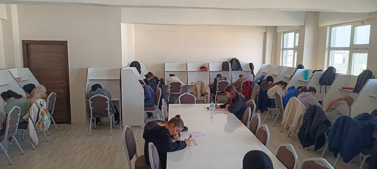 midyataihl's tweet photo. LGS ye hazırlık süreci kapsamında 8. Sınıf öğrencilerimize yönelik ara tatil kampı uygulandı. Katkı veren okul müdürümüze, idaremize ve  öğretmenlerimize teşekkür ederiz.
@Yusuf__Tekin 
@tcmeb 
@meb_dinogretimi 
@mardinilmem 
@midyatilcemem https://t.co/WQdms9Sj9G