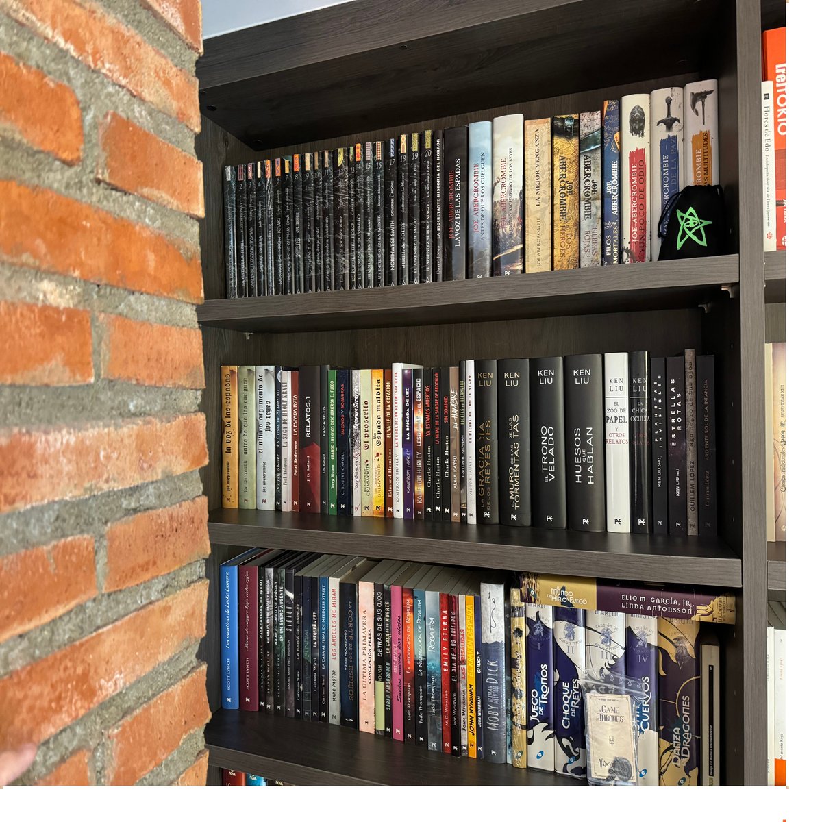 arbolsonriente's tweet image. 💪📚 Después de 20 años y muchos libros Belén Urrutia deja el sello @LeeRunas y en el blog le damos una calurosa y cariñosa despedida a la editora con @Toliol como maestro de ceremonias. 💪¡Muchas gracias Belén! ♥️
…ballerodelarbolsonriente.blogspot.com/2024/11/runas-…