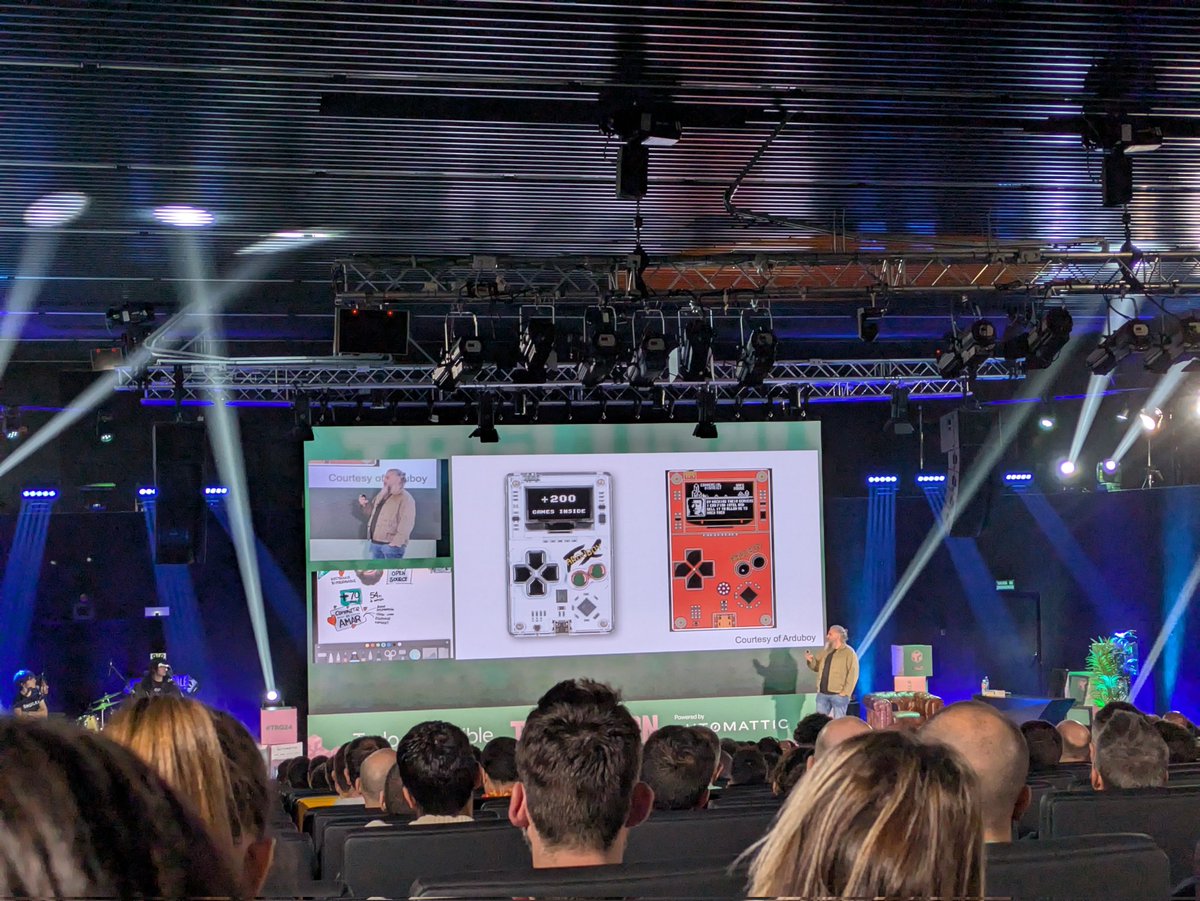 Muy guapa la charla de <a href="/dcuartielles/">David Cuartielles</a> #TRG24