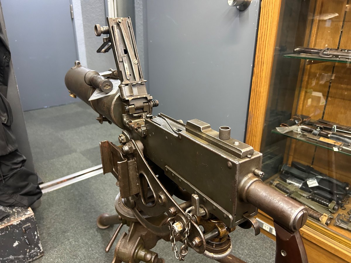 M1917重機は、M1919の一世代前とあって大まかな設計は似ていても、水冷
