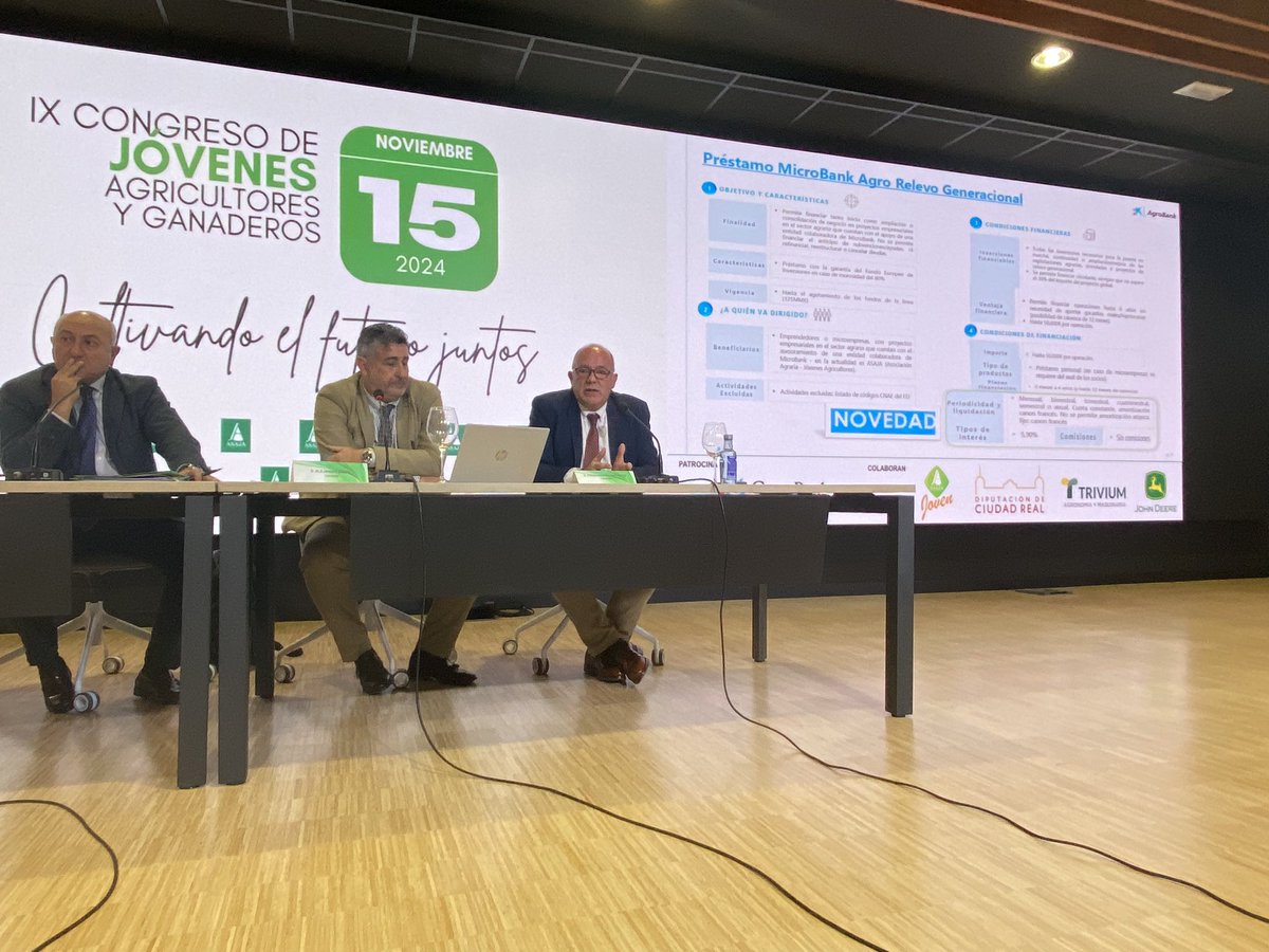 asajacr's tweet image. 👉Responsables de @AgroBank_CABK han planteado soluciones financieras y explicado el convenio firmado con #ASAJA, a los que pueden acogerse los emprendedores del campo👨🏻‍🌾👩🏼‍🌾, a través de #MicroBank, con el que pueden acceder a créditos sin aval 💶🔝