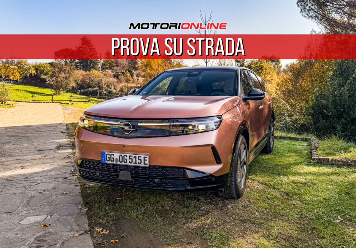 motorionline's tweet photo. Il SUV-ammiraglia del Fulmine arriva nei concessionari! L'#Opel Grandland, l'auto più grande dell'offerta tedesca di Stellantis, è pronta per un ultimo test drive!

#Motorionline @OpelItalia #OpelGrandland

https://t.co/fe9cRSwG24 https://t.co/yLybVp7ZdW
