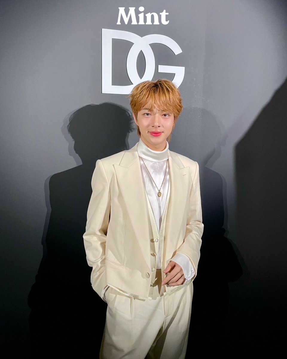 mintmag_th's tweet photo. หรูมาเลย! #MintReports สแนปภาพของ #นุนิว ที่เดินทางมาร่วมงาน Dolce &amp; Gabbana Gala Dinner งานสุดเอ็กซ์คลูซีฟ ที่จัดขึ้นในวันนี้ The Botanical House Bangkok 💚

#ZNNDinnerWithDG  
#NuNew 
#DolceGabbana 
#MintMagTH https://t.co/xOH9zeo5JQ