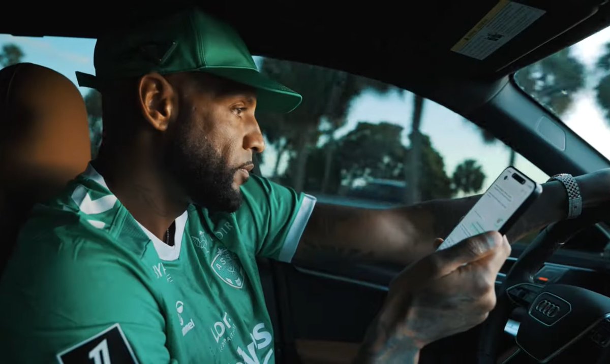 LaMiseAuVert_'s tweet image. Joli maillot @booba ! 👏