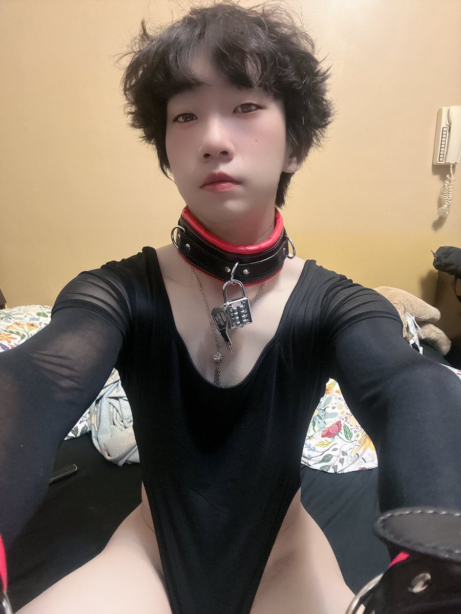 cbthomas202's tweet photo. 戴上乳鏈鎖上項圈跟貞操鎖
（貞操鎖的卡環是最小的呦一定要用沐浴乳潤滑才塞的進去）
近期的心理狀態真的很不好，每天都在想把自己束縛限制起來關在小房間裡面，性慾也是基本為0，只想要當個漂亮女生走在街上然後不用工作 https://t.co/XW6RDIHYUV