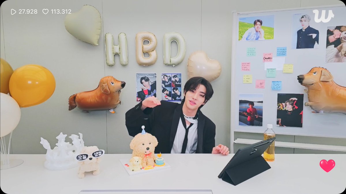 enhypenupdates's tweet photo. [INFO] 241115

Jake is now live on Weverse!

JAKE CHARMS AT TWENTY-TWO
#NovemberGlowsMaJAKEcally 
#재윤이의_스물둘은_애브리데이햄복
@ENHYPEN_members @ENHYPEN https://t.co/cTJPrOOVJ8